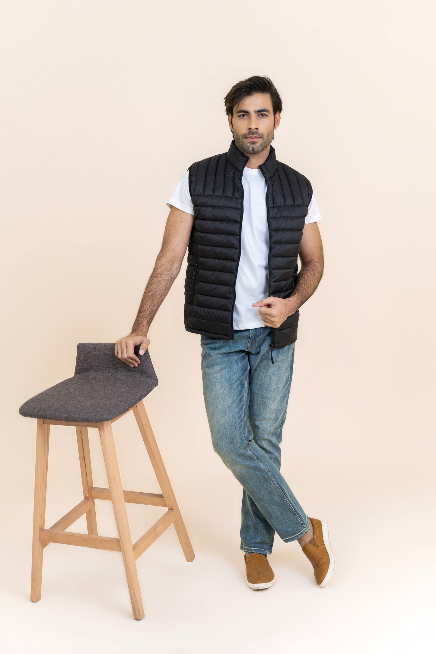 Markhor Black Puffer Sleeve Less Jacket T211-T2