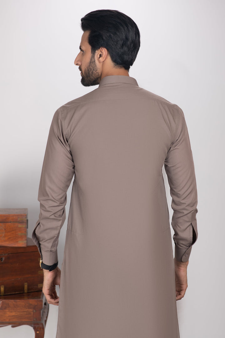 Takhleeq Raisham Brown BN4028