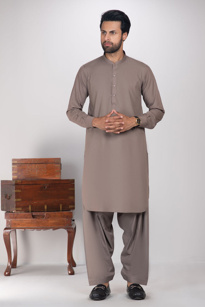Takhleeq Raisham Brown BN4028